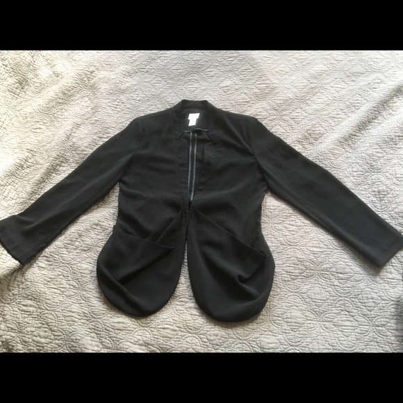 Unique blazer with huge pockets! - Picture 2 of 5